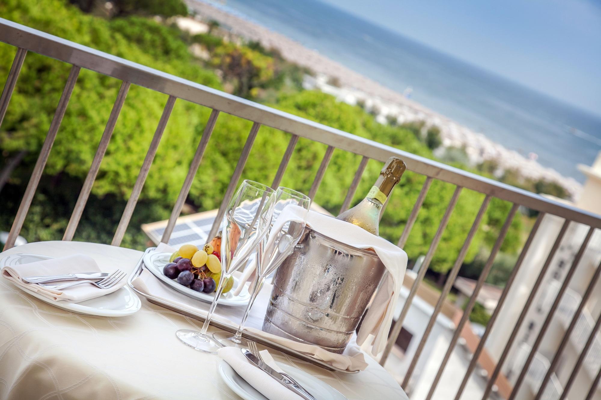 Hotel Doge Milano Marittima Exteriör bild