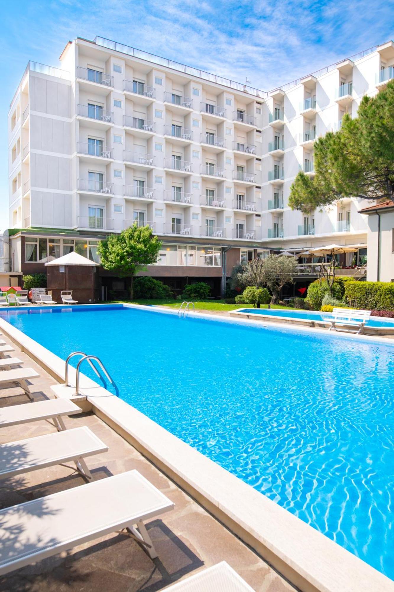 Hotel Doge Milano Marittima Exteriör bild