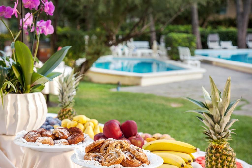Hotel Doge Milano Marittima Exteriör bild