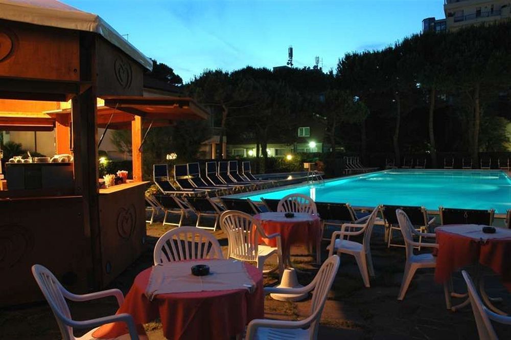Hotel Doge Milano Marittima Exteriör bild